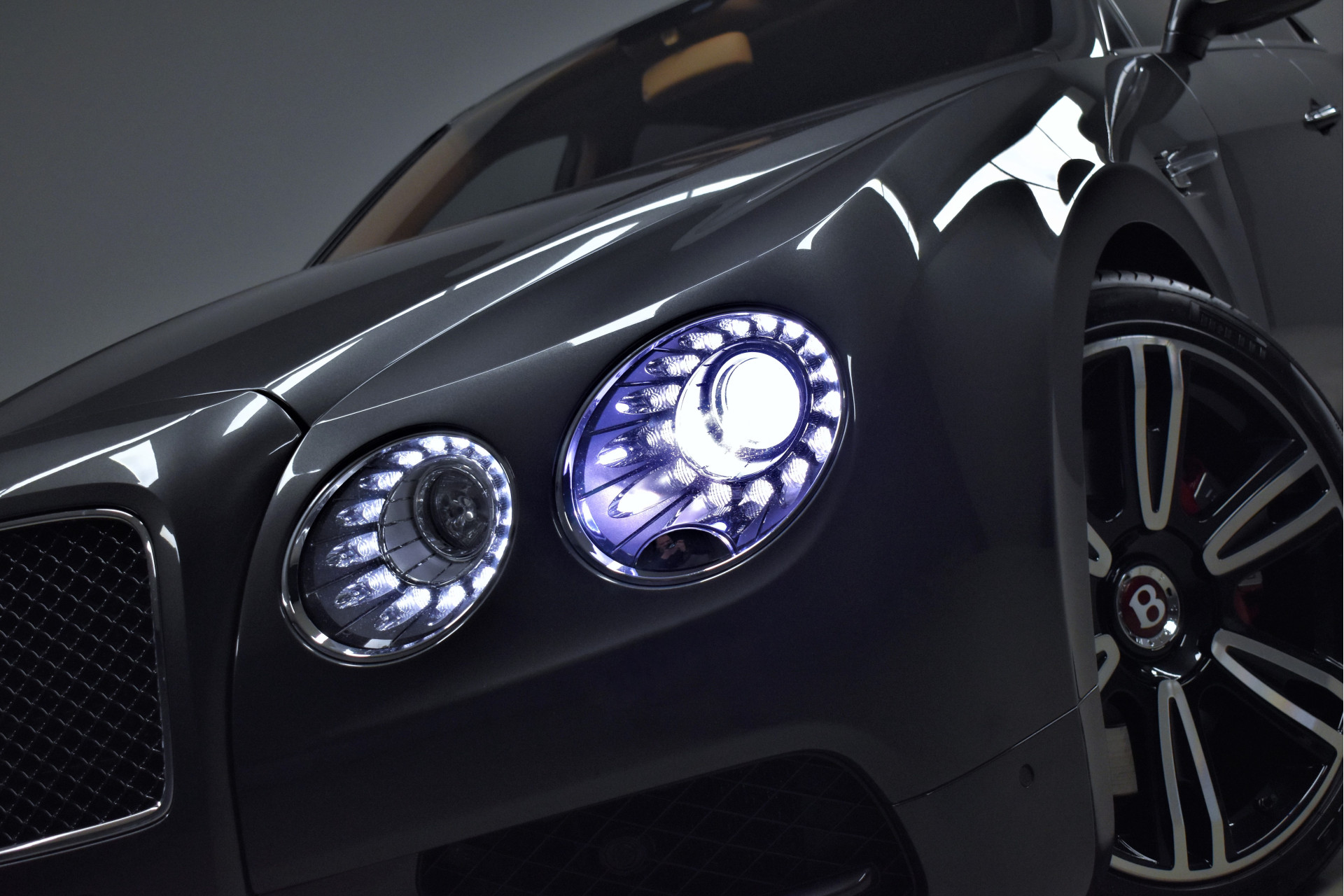 Bentley Flying Spur 4.0 V8 S 528pk Mulliner Dealer-OH – Foto 4