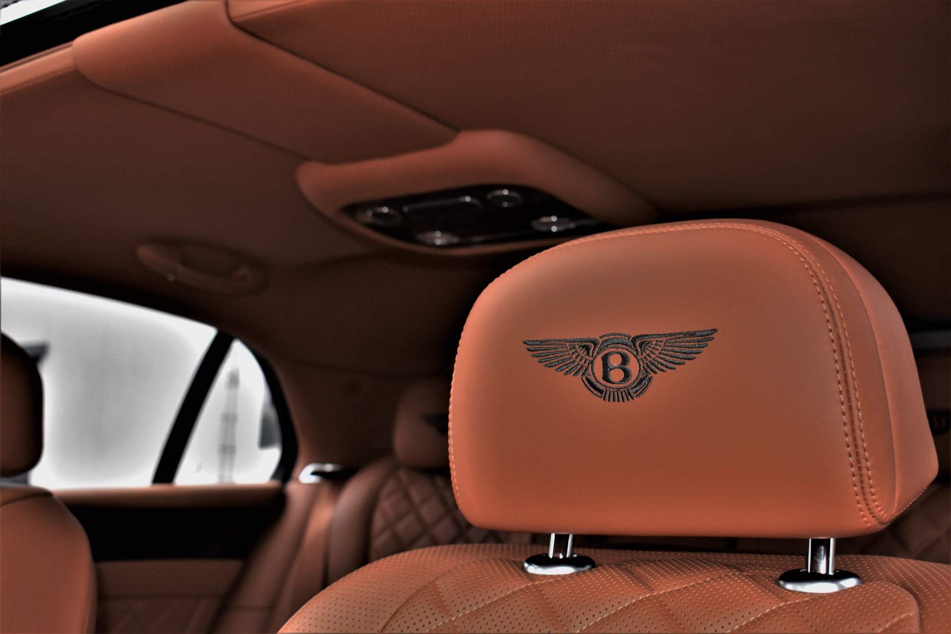 Bentley Flying Spur 4.0 V8 S 528pk Mulliner Dealer-OH – Foto 18
