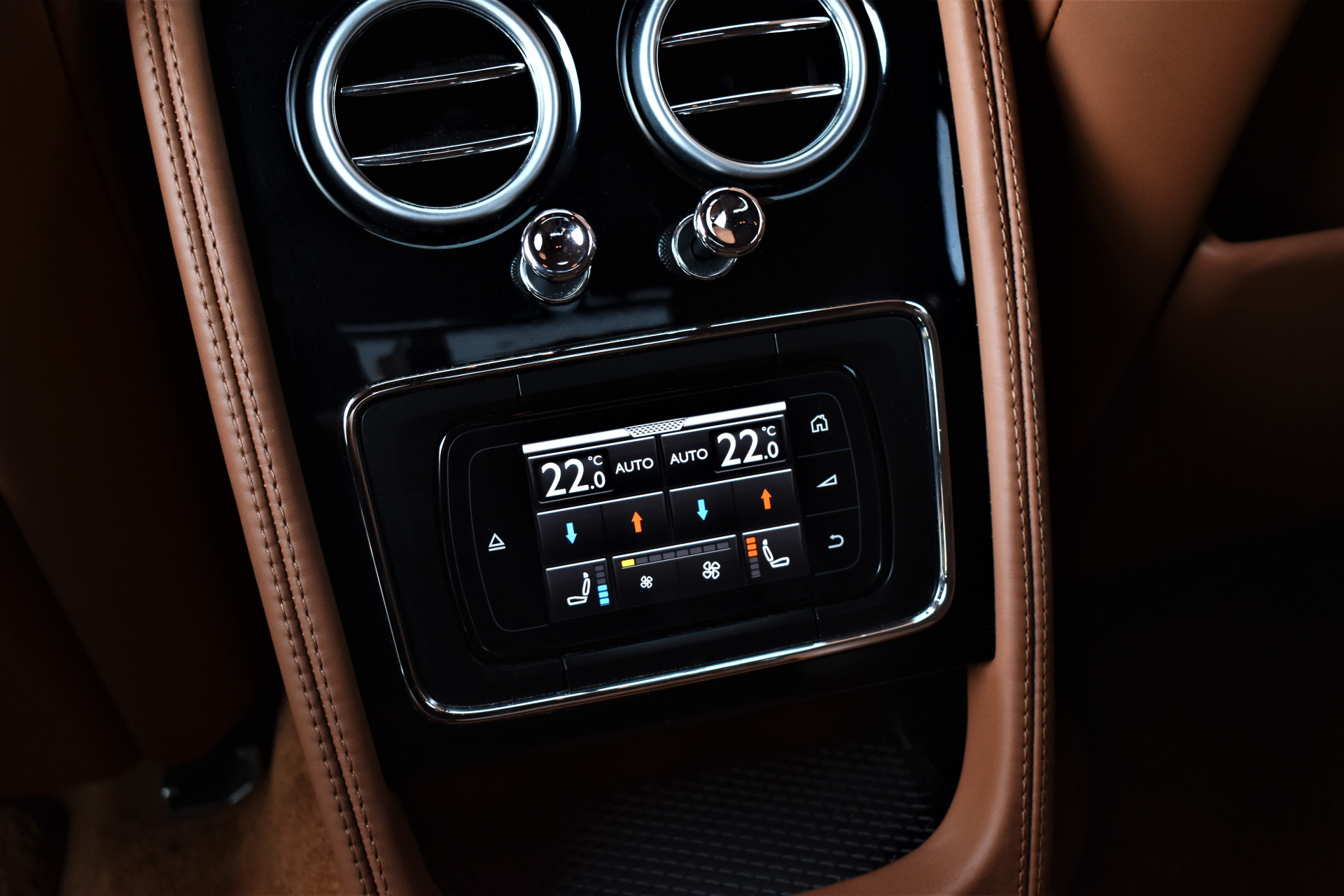 Bentley Flying Spur 4.0 V8 S 528pk Mulliner Dealer-OH – Foto 22