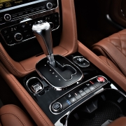 Bentley Flying Spur 4.0 V8 S 528pk Mulliner Dealer-OH – Foto 30