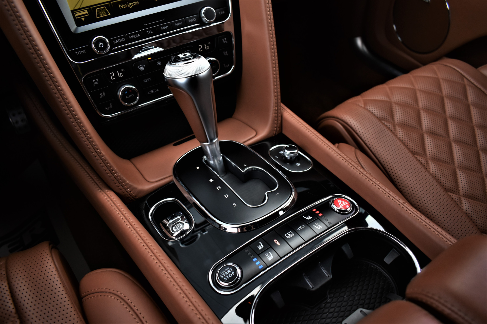Bentley Flying Spur 4.0 V8 S 528pk Mulliner Dealer-OH – Foto 30