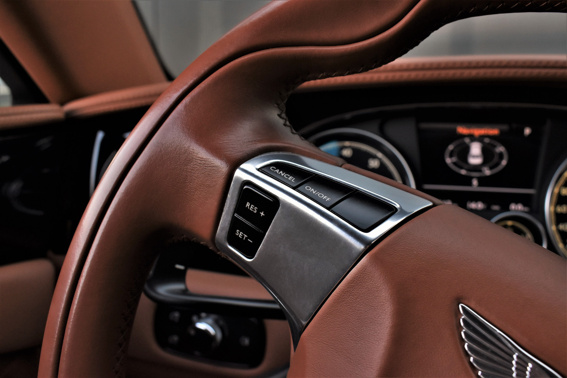 Bentley Flying Spur 4.0 V8 S 528pk Mulliner Dealer-OH – Foto 33