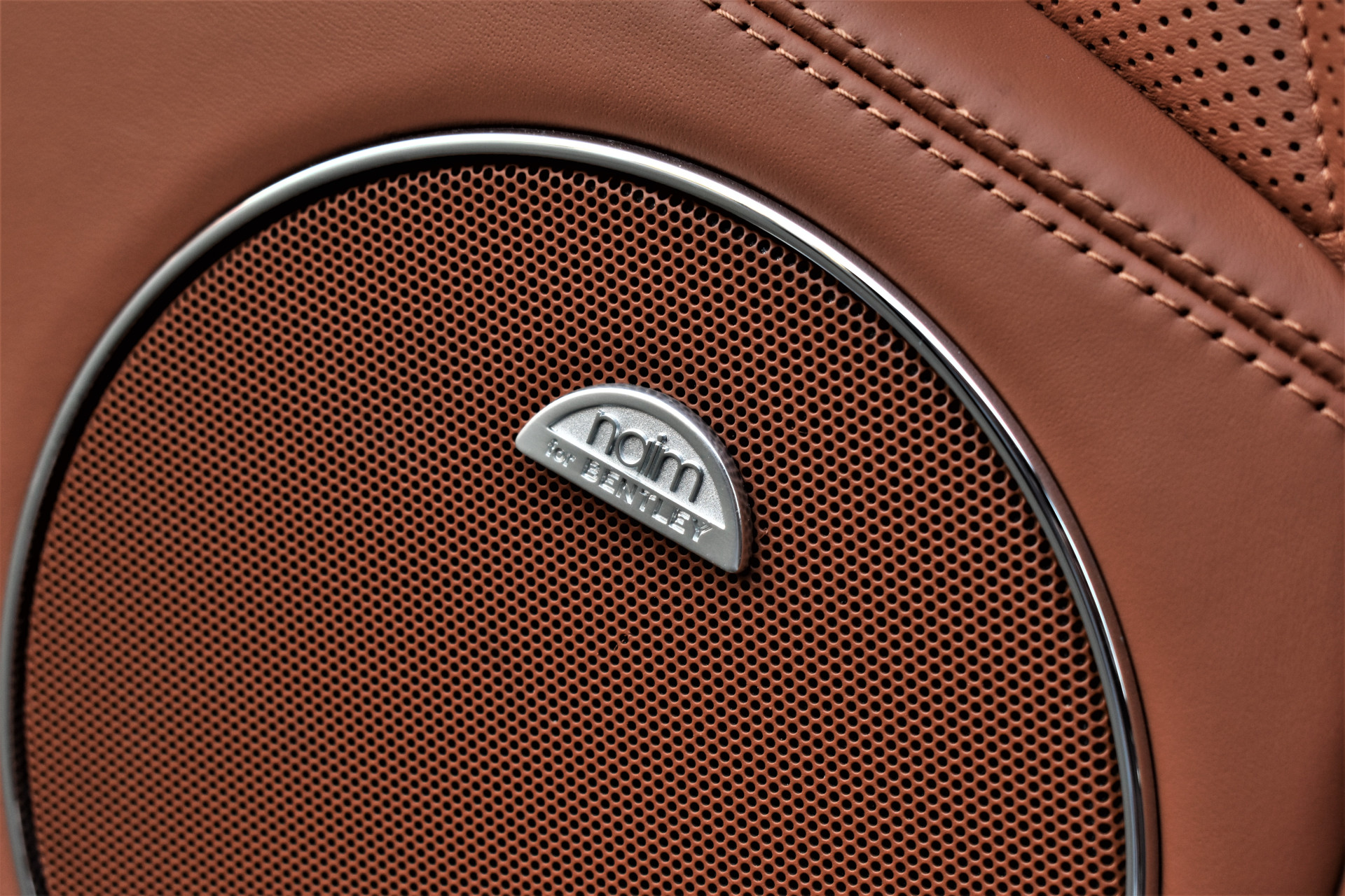 Bentley Flying Spur 4.0 V8 S 528pk Mulliner Dealer-OH – Foto 35
