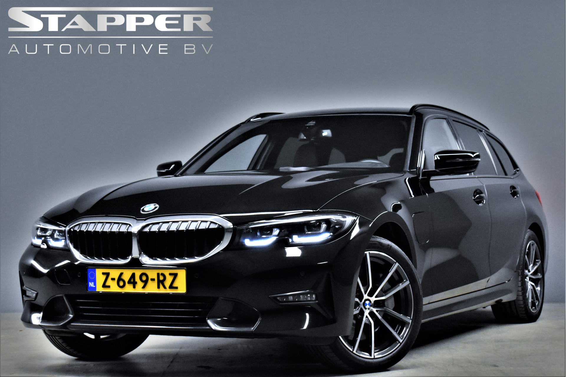 BMW 3 Serie Touring 330e 297pk Sport Line M-Interieur – Foto