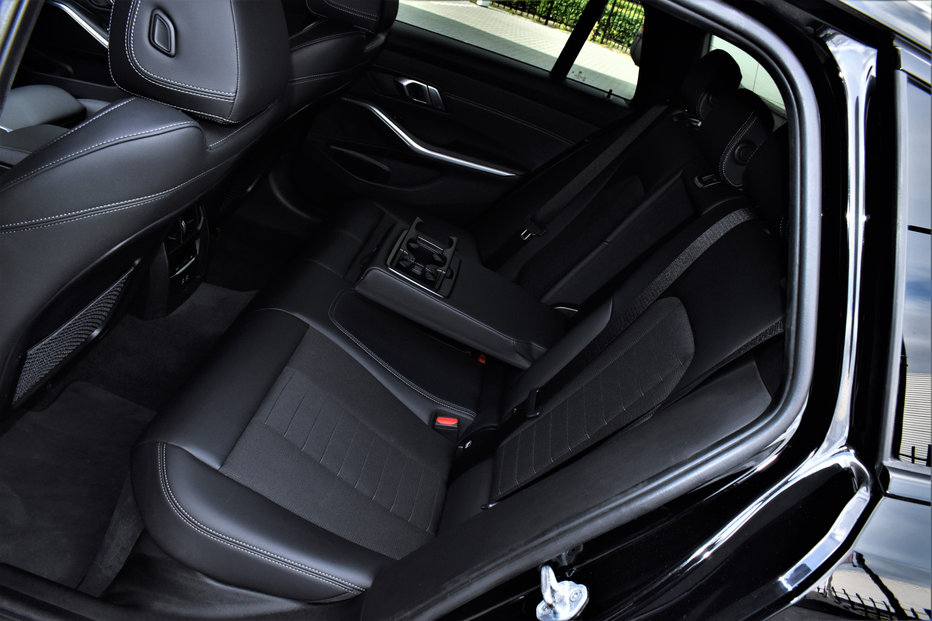 BMW 3 Serie Touring 330e 297pk Sport Line M-Interieur – Foto 14