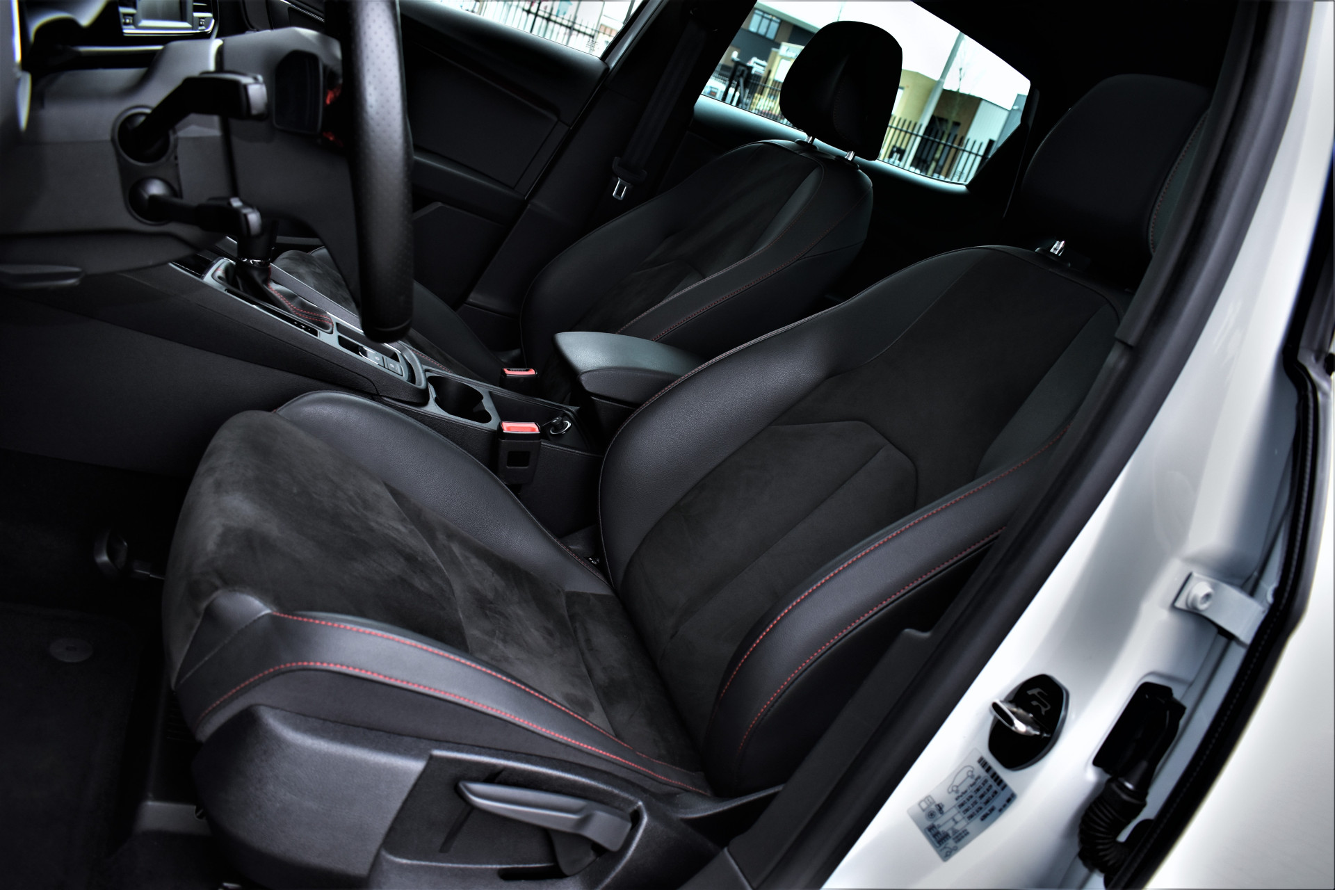 SEAT Leon 1.5 TSI FR 150pk DSG Ultimate Edition Black – Foto 15