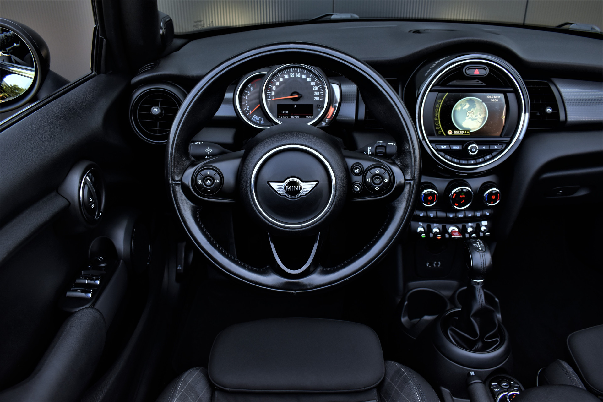MINI Cabrio 1.5 Cooper 136pk Automaat Pepper Serious Business – Foto 3